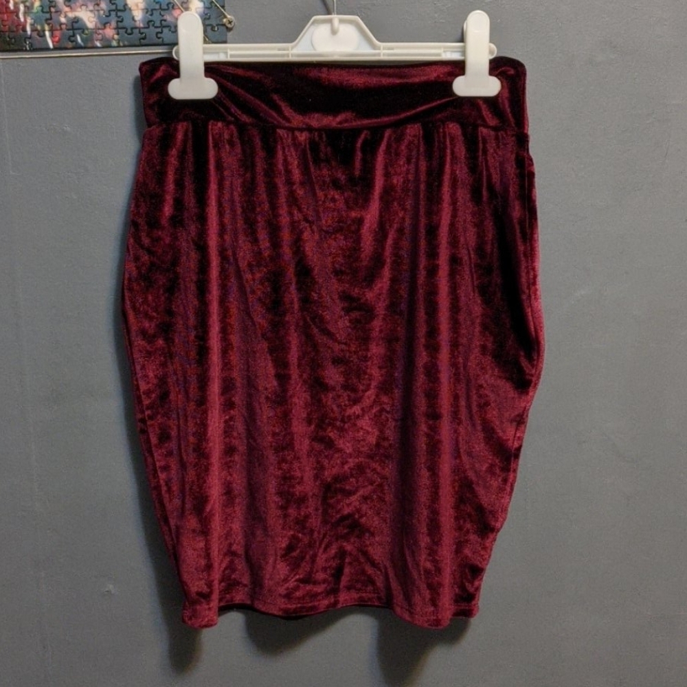 Adam Levine wine velour pencil skirt M